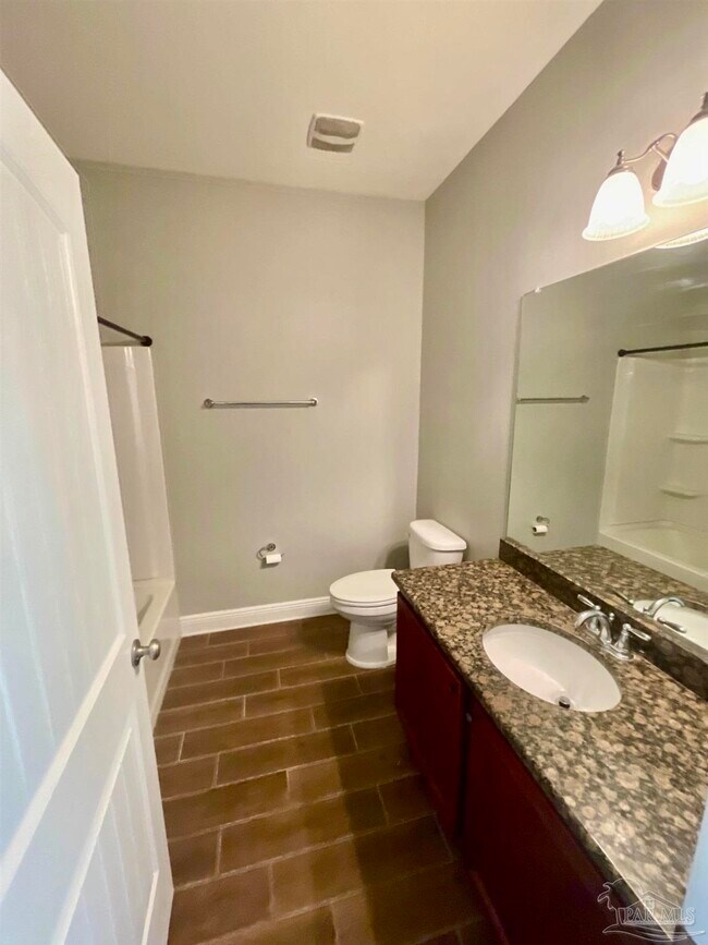 Building Photo - 4632 Dupont Cir