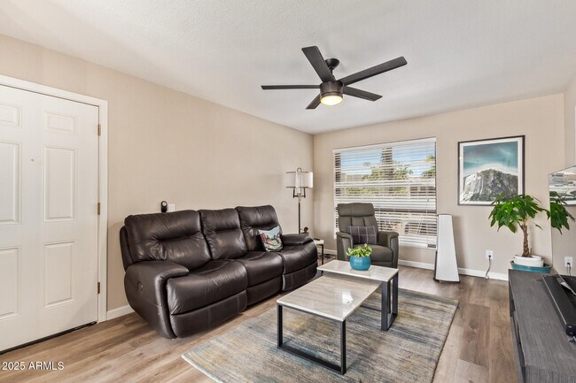 Building Photo - 13606 N Hamilton Dr