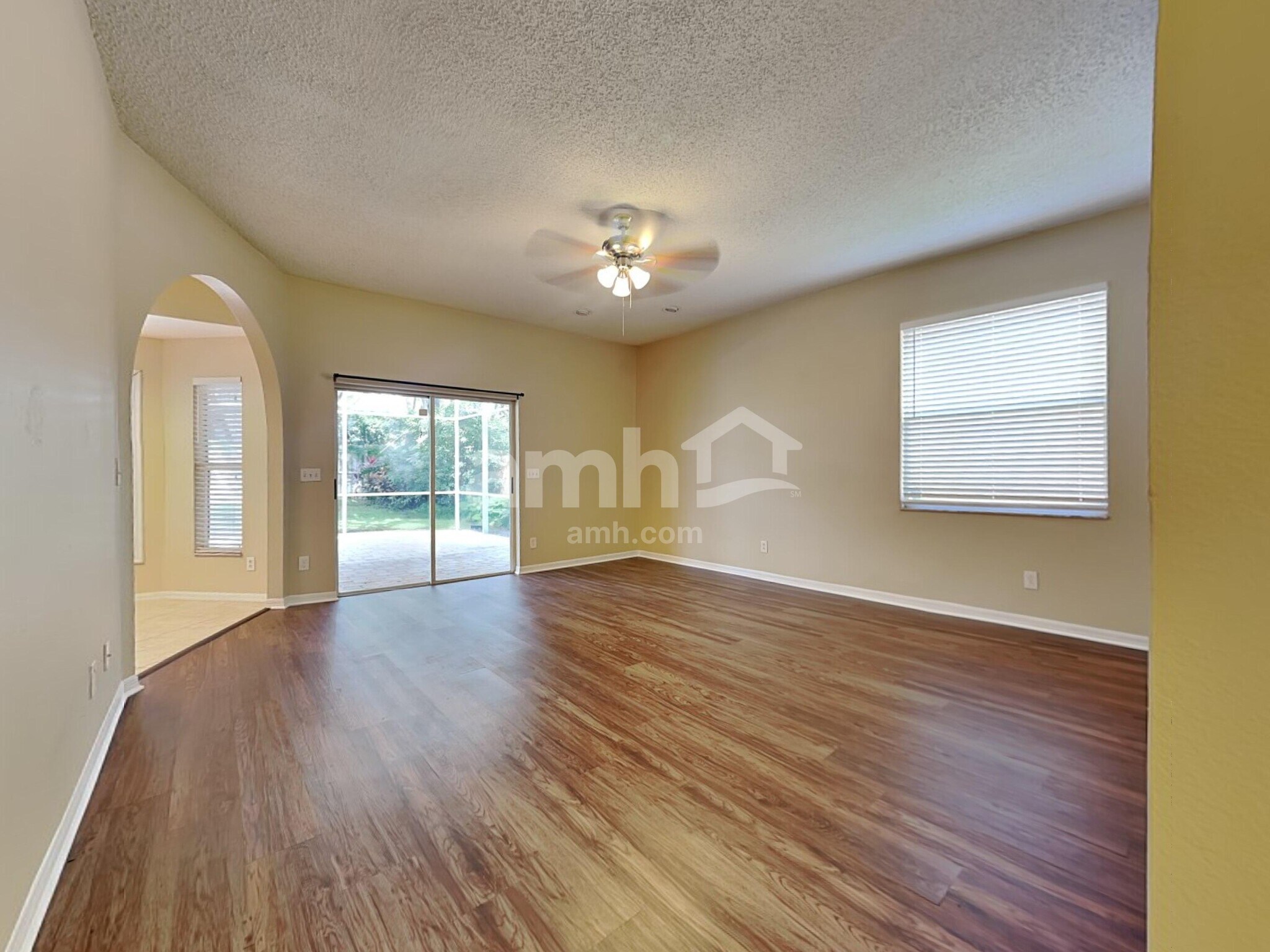 Building Photo - 17756 Oak Bridge St