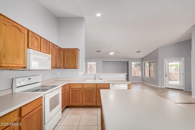 Building Photo - 15548 N 156th Ln