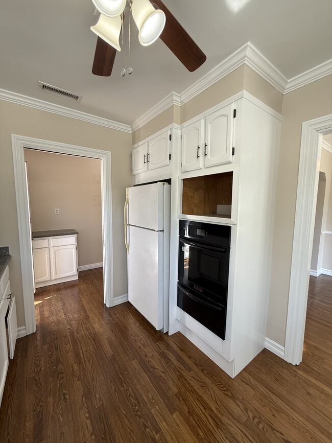 Building Photo - 3111 Jeffries Ave