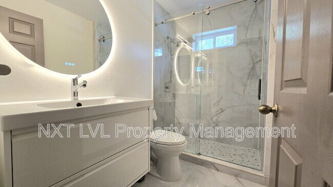 Building Photo - 511 SE 25th Terrace