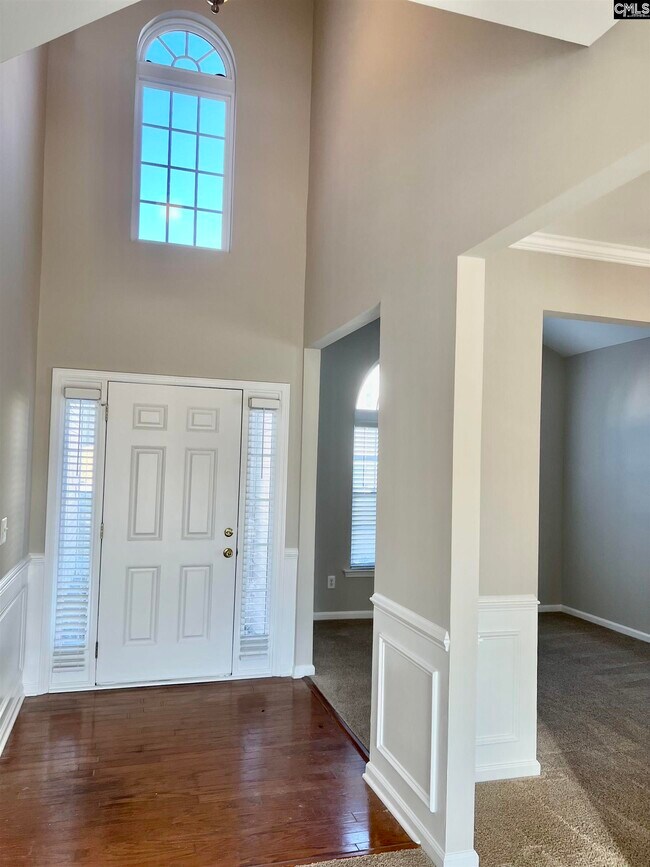Building Photo - 211 Pinebluff Ct