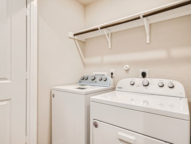 Building Photo - 15011 Dorset Wheel