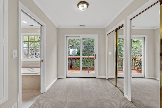 Building Photo - Stunning San Carlos 5 bedroom 4 bathroom H...