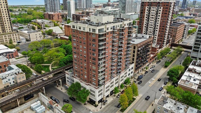 Building Photo - 5 E 14th Pl