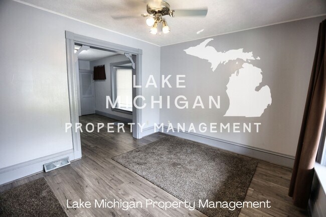 Building Photo - 744 Lake Michigan Dr NW