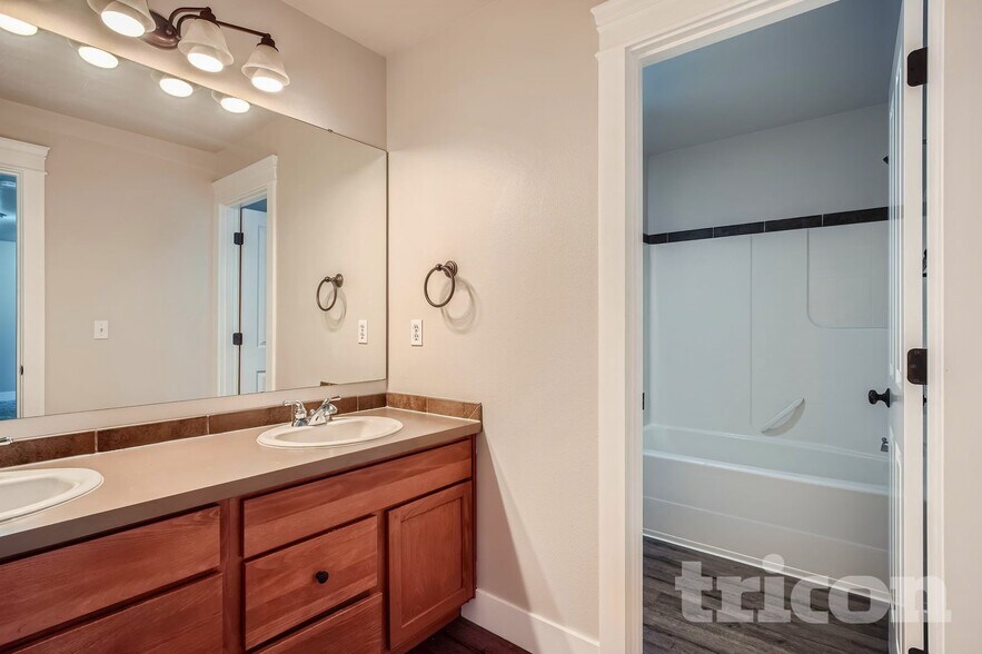 Building Photo - 4621 204th St Ct E