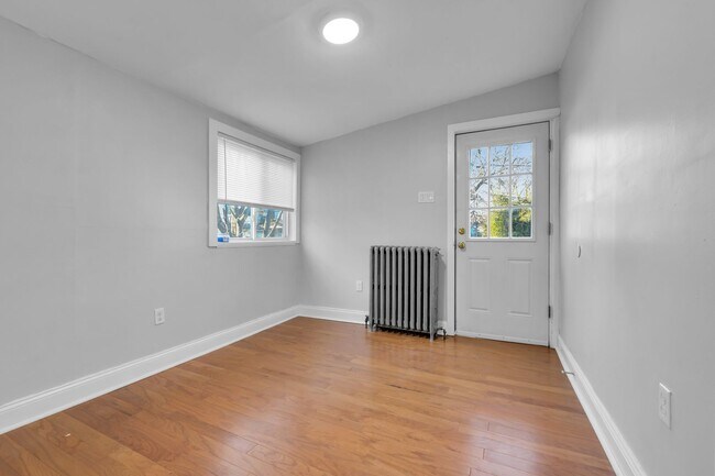 Building Photo - 1031 Northampton St