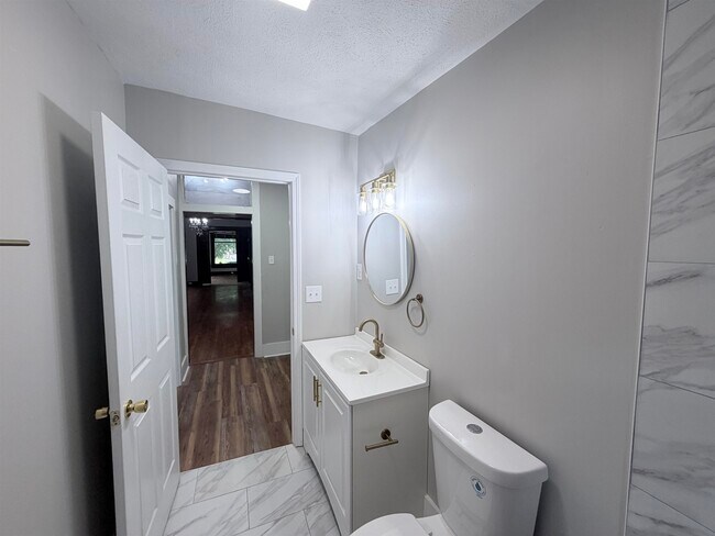 Building Photo - 1258 Agnes Pl