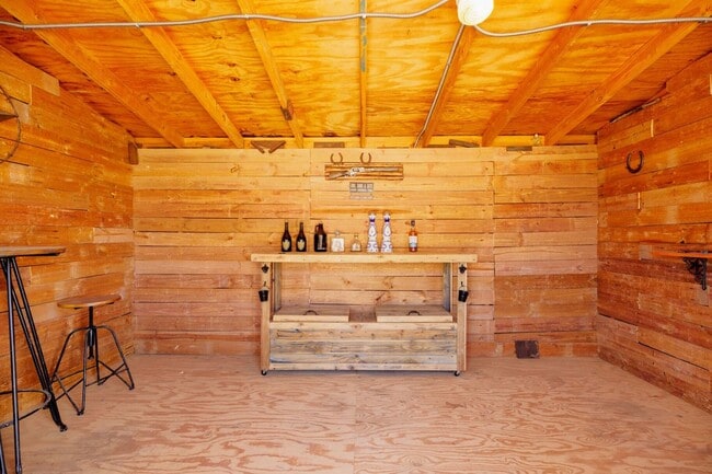 Building Photo - Beautiful 5 Bedroom 4 Bathroom with AMAZING VIEWS!!