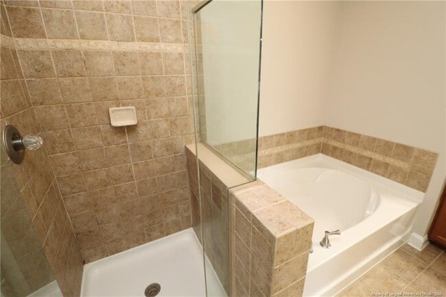Building Photo - 218 Longchamp Ln