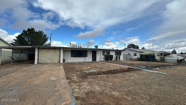 Building Photo - 35 E James Dr