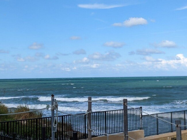 Building Photo - 205 Florida A1A