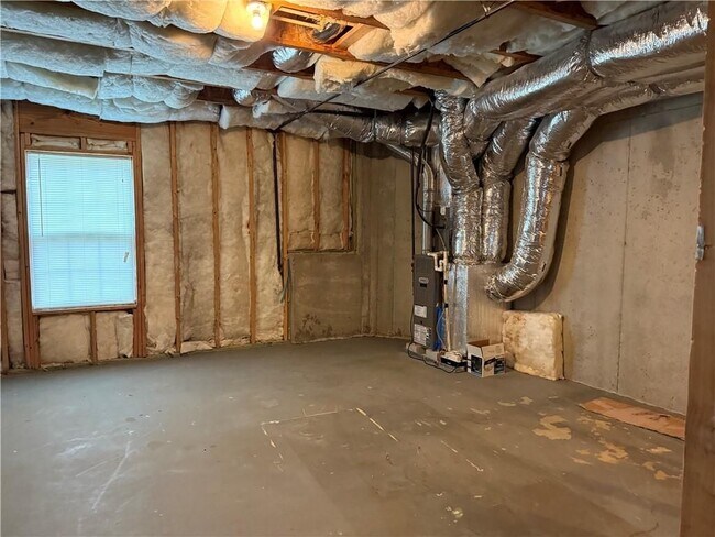 Building Photo - 2501 Royston Dr