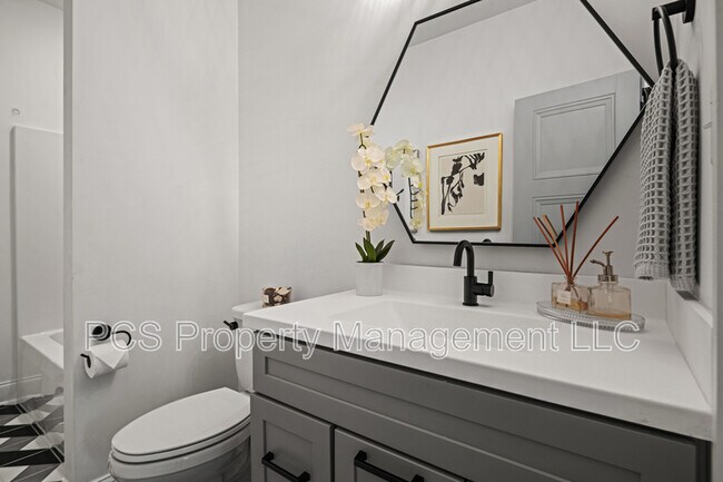 Building Photo - 3618 Graythorne Dr