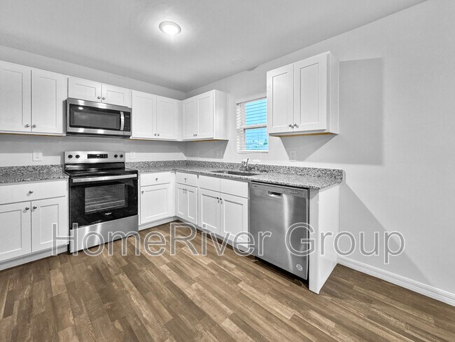 Building Photo - 4166 NW 40th Ave