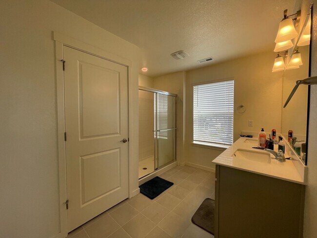 Building Photo - Live Lavishly in Crystal Valley Ranch