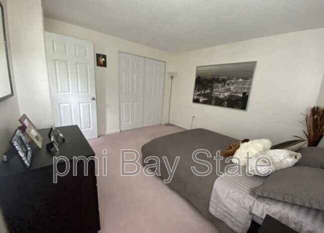 Building Photo - 10 Merganser Way