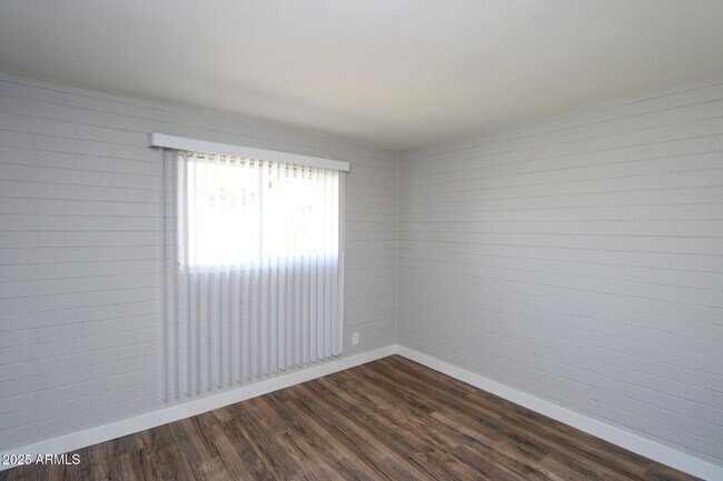 Building Photo - 6044 N 21st Ave