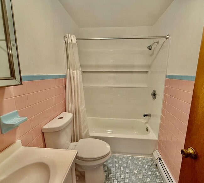 Building Photo - Recently UPDATED 3 BD/1 BA HOUSE in great East Passyunk/LOMO location w/ new Engineered Wood Floo...