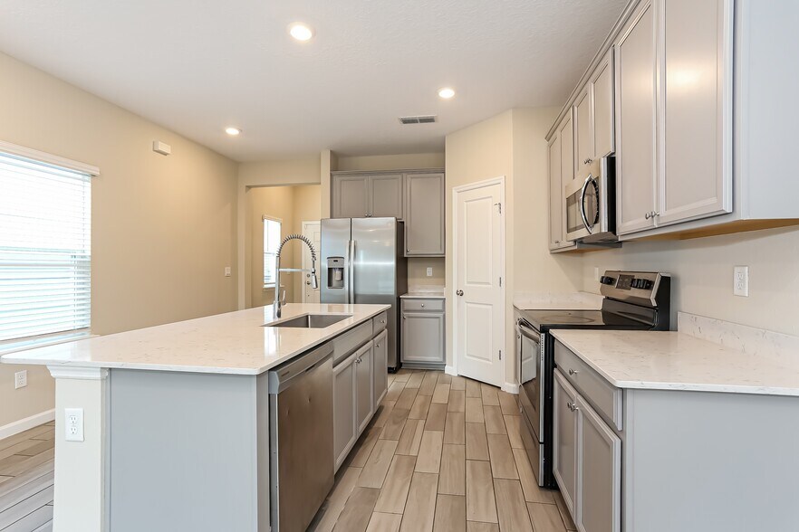 Building Photo - 2180 Sequoia Ct