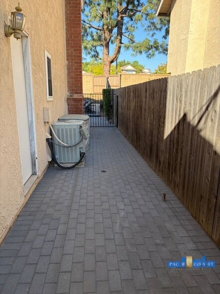 Building Photo - 346 Hilltop Ln