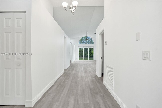 Building Photo - 6931 NW 34th St