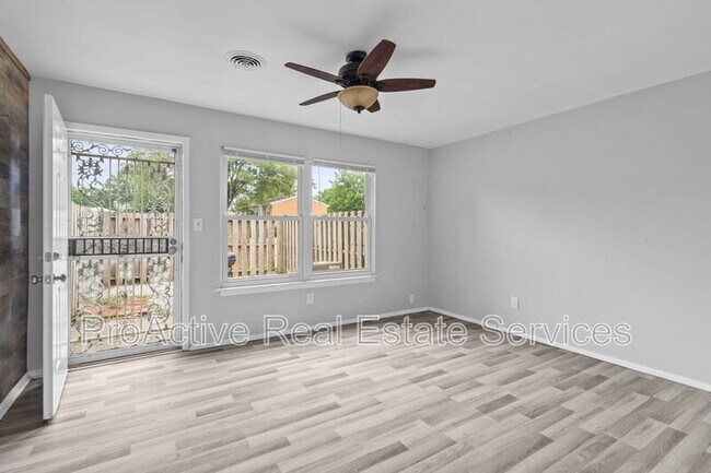 Building Photo - 1579 Darren Cir