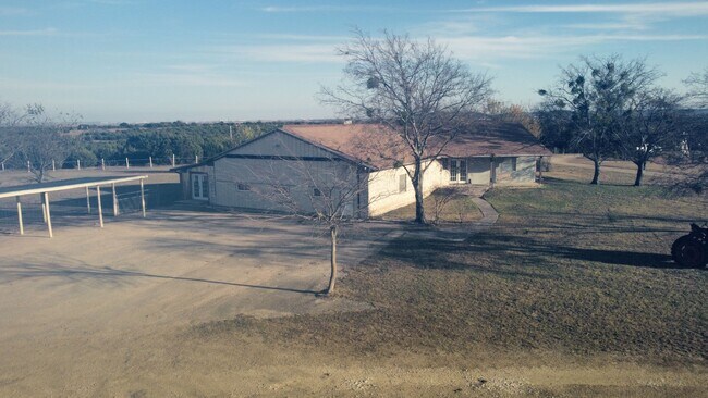 Building Photo - 552 Lawson Ln