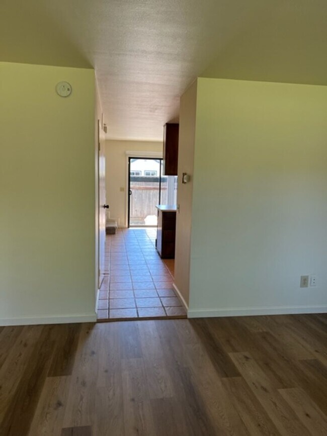 Building Photo - Spacious Condo with Private Patio