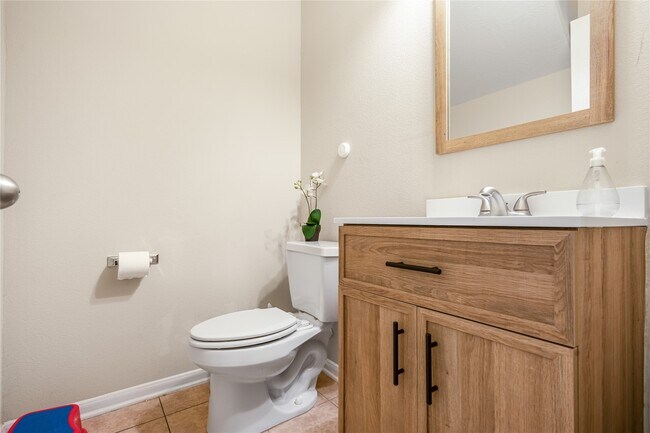 Building Photo - 6819 Lavington Way