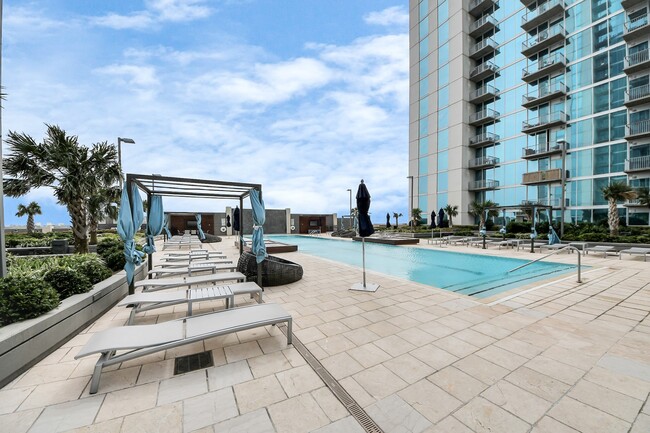 Building Photo - 5925 Almeda Rd