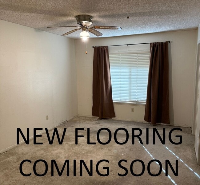 Building Photo - Great 3 bedroom / 2 bathroom Condo in Rive...