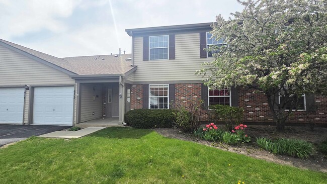 Primary Photo - 614 E Whispering Oaks Ct