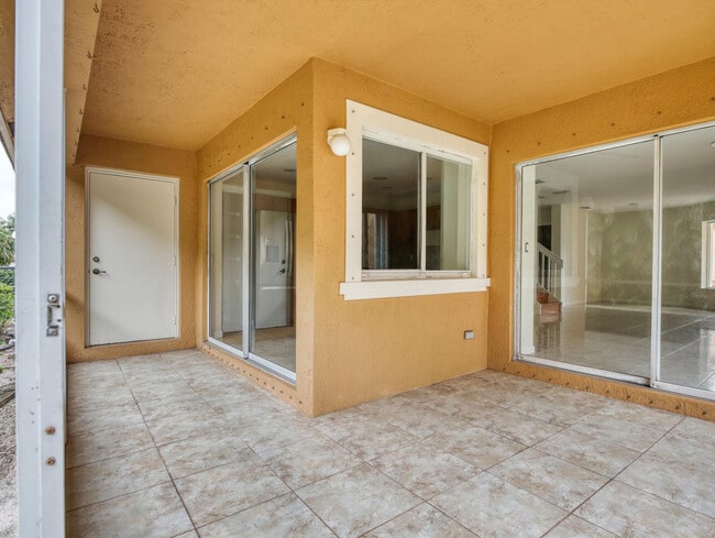 Building Photo - 6136 Sugar Loaf Ln