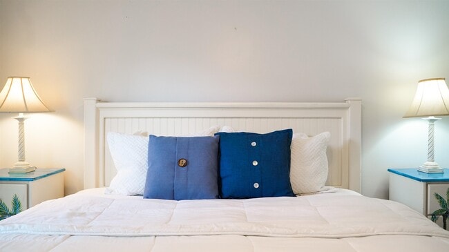 Building Photo - 14 Sanchez Ave