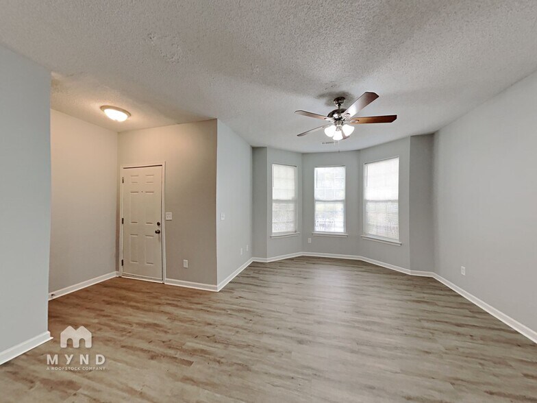 Building Photo - 2379 Coach Way