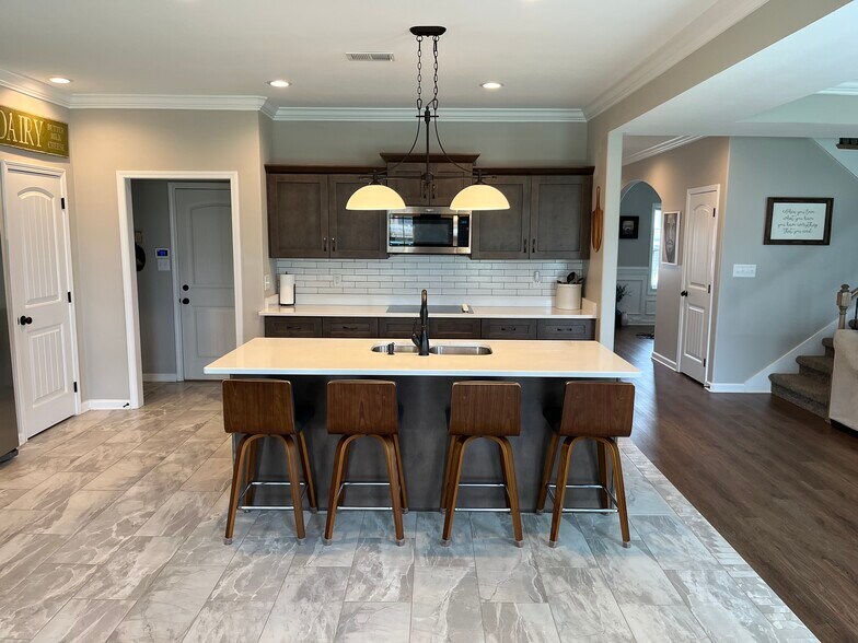 Building Photo - 1529 Kestrel Dr