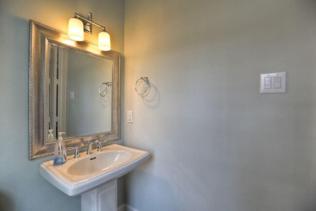 Building Photo - 179 Kendrick Pines Blvd
