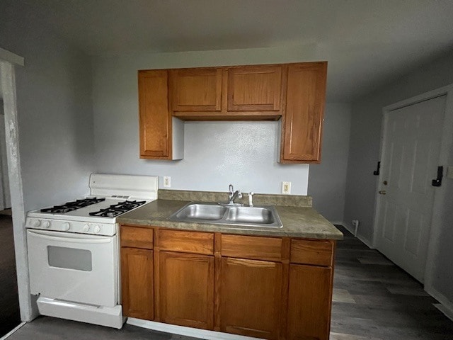 Building Photo - 233 S Chicago St