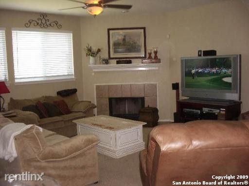 Building Photo - 3 br, 2 bath House - 348 Silver Wing