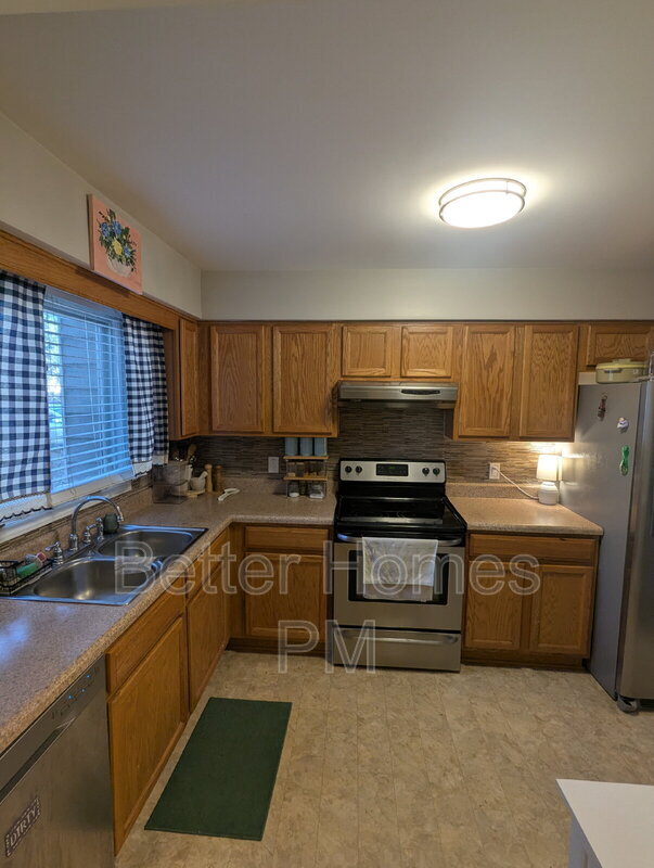 Building Photo - 5513 Kaplan Dr