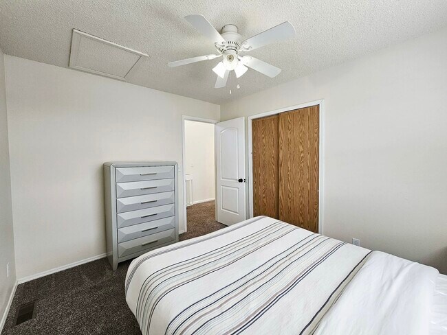 Building Photo - 7486 Liberty Bell Dr