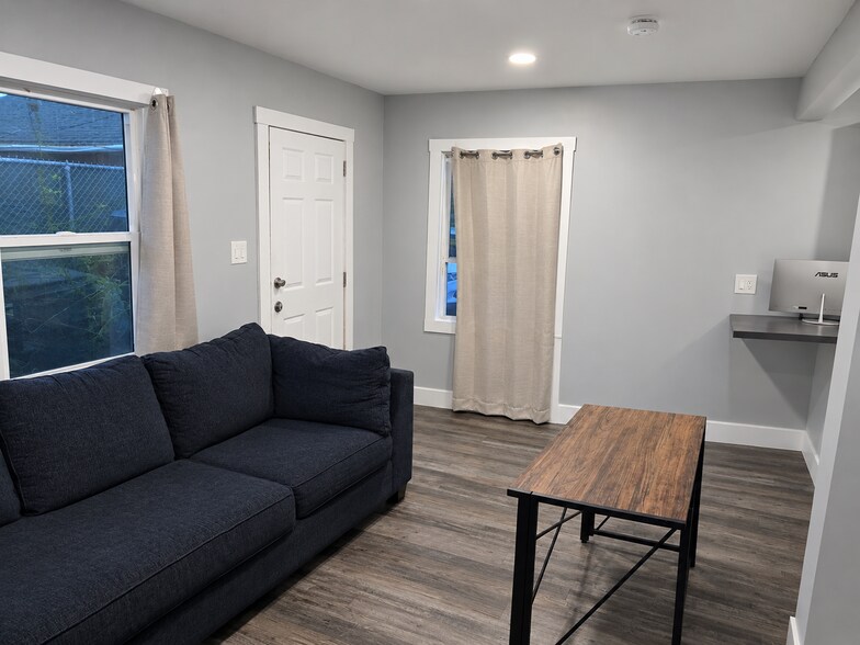 Livingroom - 229 W 84th St
