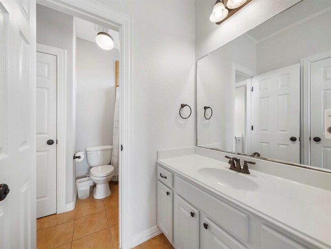 Building Photo - 5430 Tyler Park Ln