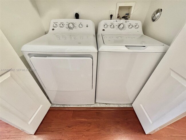 Building Photo - 5952 NW 47th Terrace