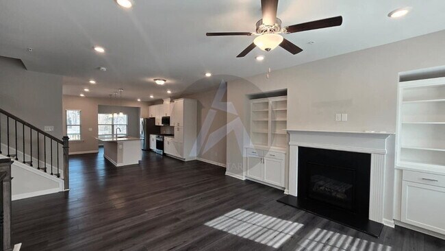 Building Photo - 209 Commons Ave