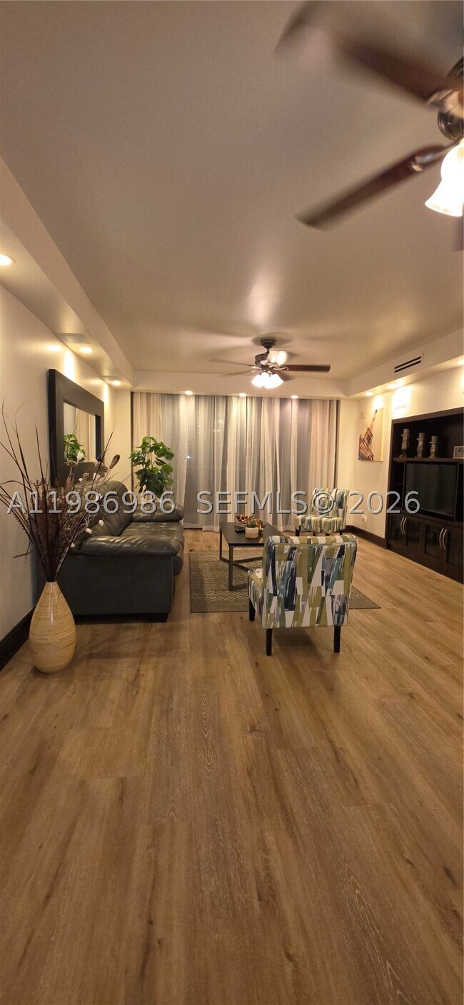 Building Photo - 4001 S Ocean Dr