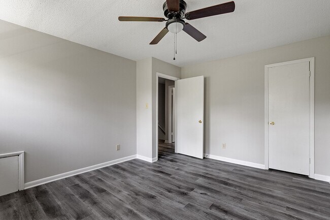 Building Photo - 7 Jadewood Ct